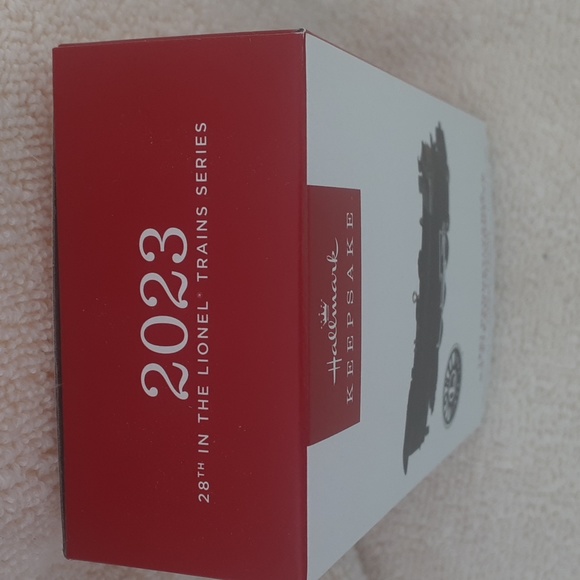 NWT 2023 #28 Lionel Trains Series - Picture 3 of 6